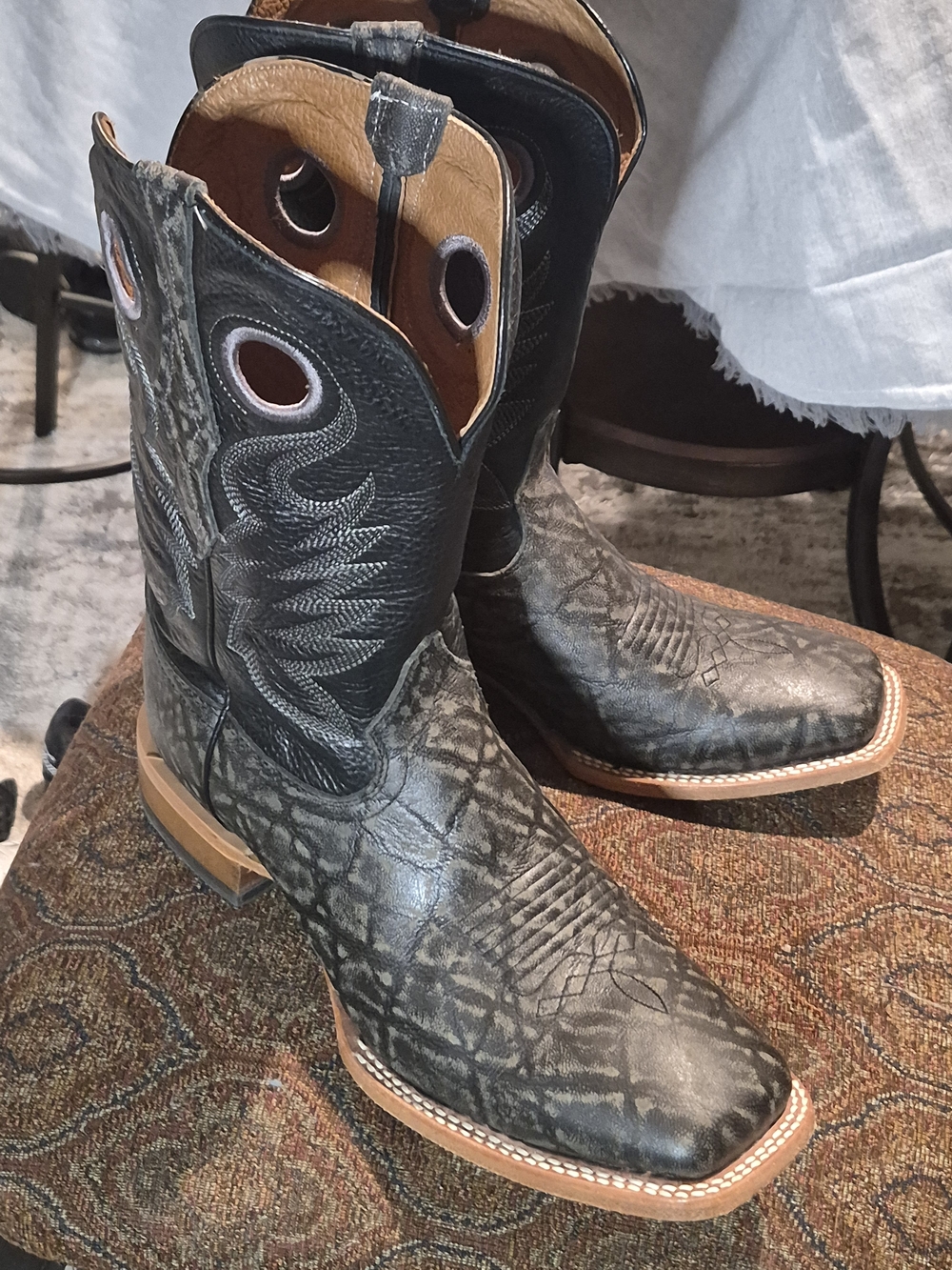 Men's Black Western Cowboy Boots with Distressed Pattern - Picture 3 of 11